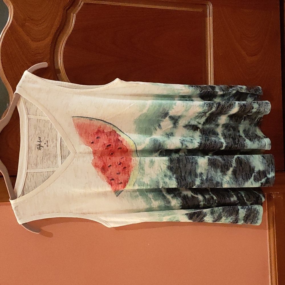 Woman's sleeveless tank top, M